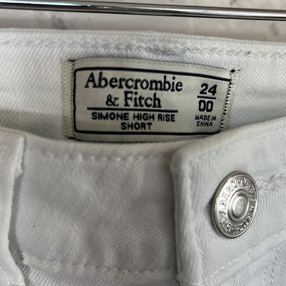 Abercrombie & Fitch Women's White Simone High Rise  Jean Shorts Size 24 / 00 - Picture 2 of 3